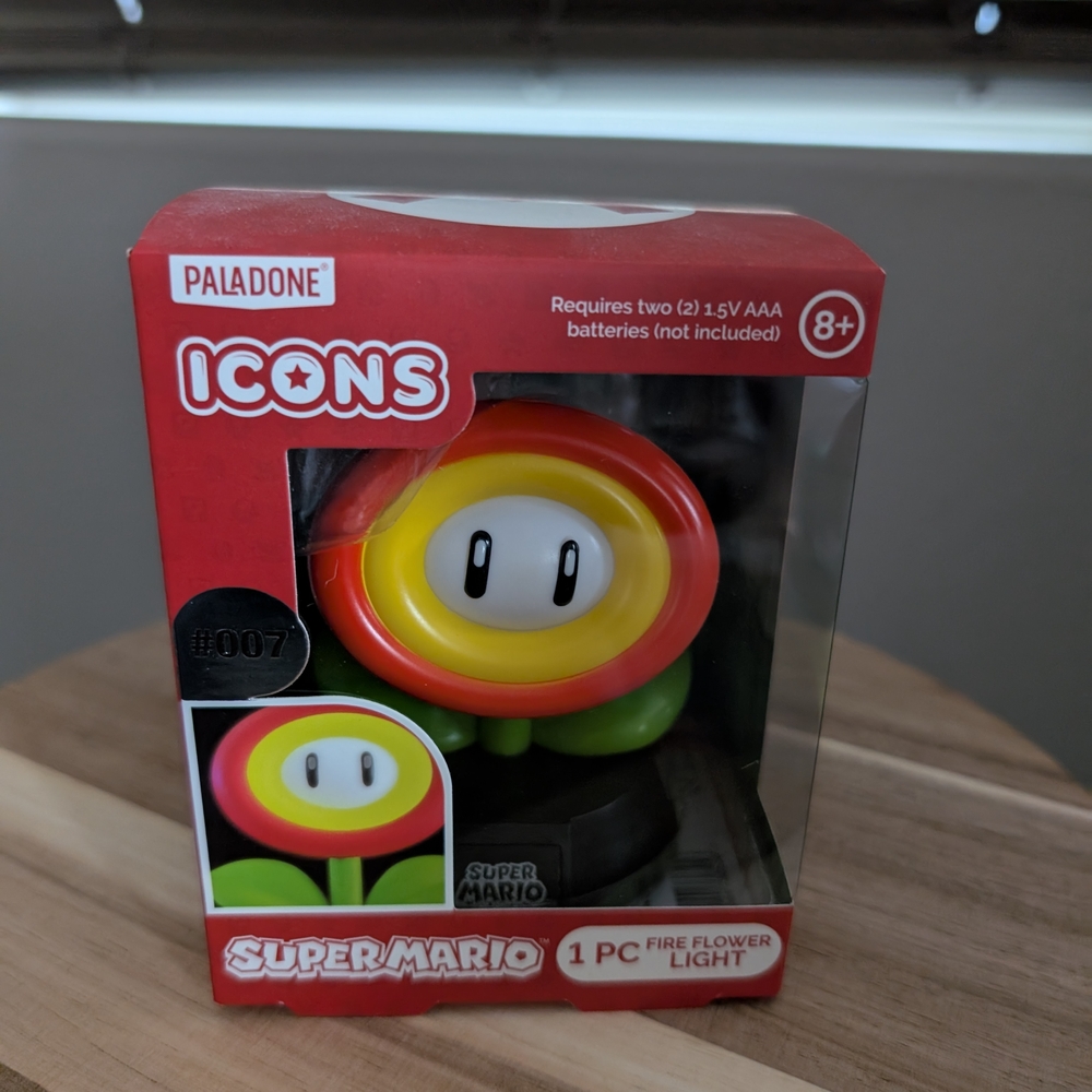 New Paladone Super Mario Fire Flower Light